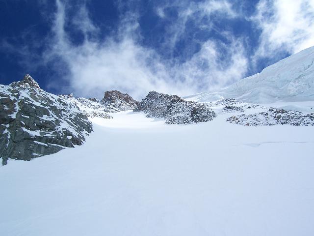 #3 Couloir : Au pied de Barre Noire. Les rimayes sont bien cachées, mais prudence!! Couloir : Au pied de Barre Noire. Les rimayes sont bien cachées, mais prudence!!