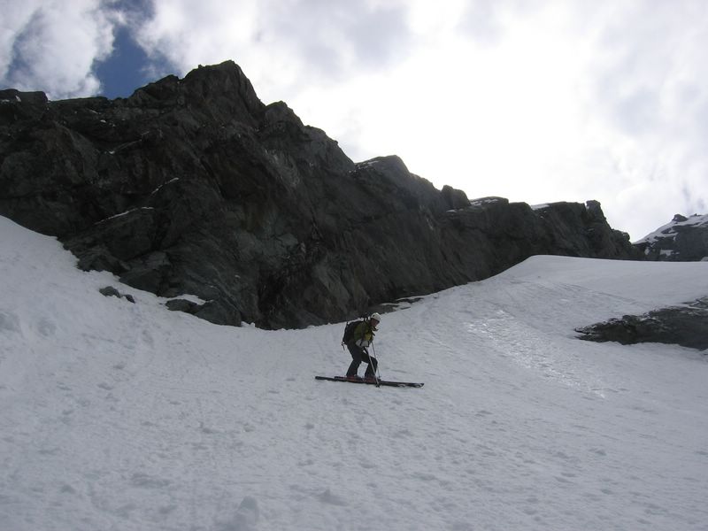 #8 Grand Bec : Neige dure mais bon grip, expo moins prenante : les virages arrivent. Grand Bec : Neige dure mais bon grip, expo moins prenante : les virages arrivent.