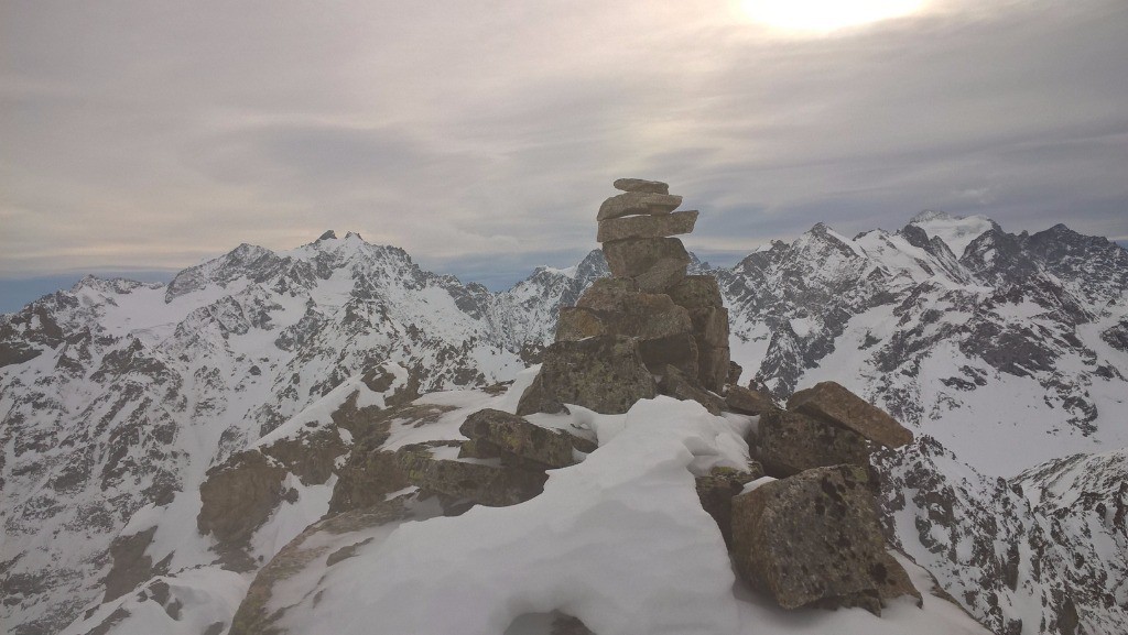 Summit sur fond de Barre des Ecrins 