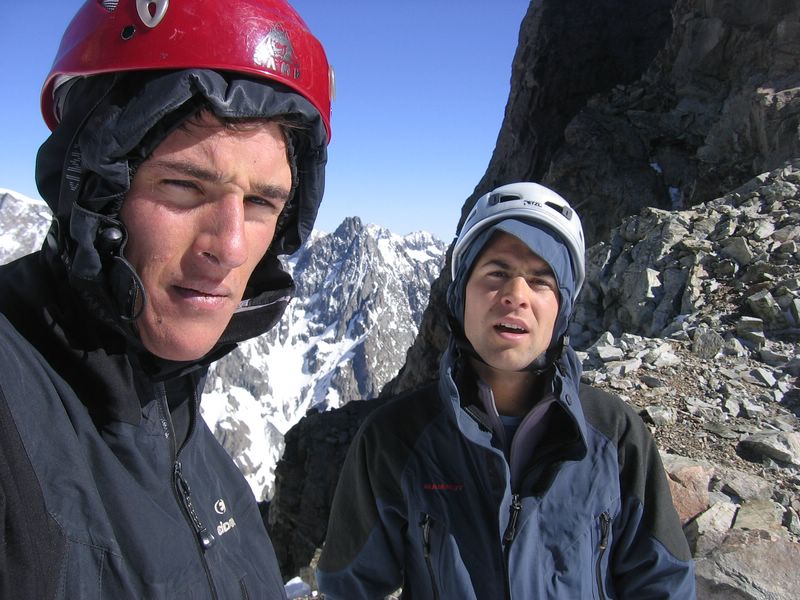#5 Col Est du Pelvoux : Le vent saoule un peu... à moins que la fatigue, tout ça ... Col Est du Pelvoux : Le vent saoule un peu... à moins que la fatigue, tout ça ...
