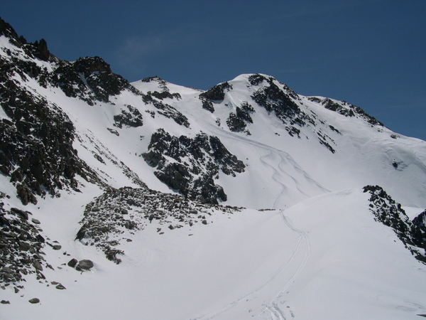 dome de la Cochette : Descente tardive sous le dôme de la Cochette, mais la neige reste bonne avec ce froid!