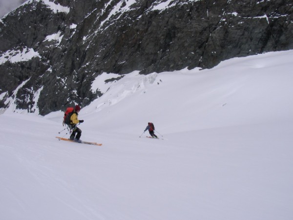 #3 descente du glacier du Geay : le brouillard vient de nous lâcher... nous aussi, on se lâche descente du glacier du Geay : le brouillard vient de nous lâcher... nous aussi, on se lâche