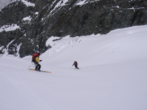 descente du glacier du Geay : le brouillard vient de nous lâcher... nous aussi, on se lâche