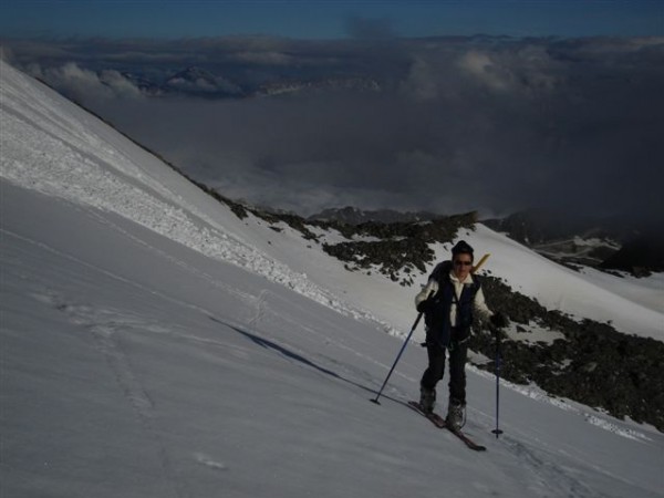 Marine (photo Michel) : Marine se prépare à affronter la pente sous le col des Roches