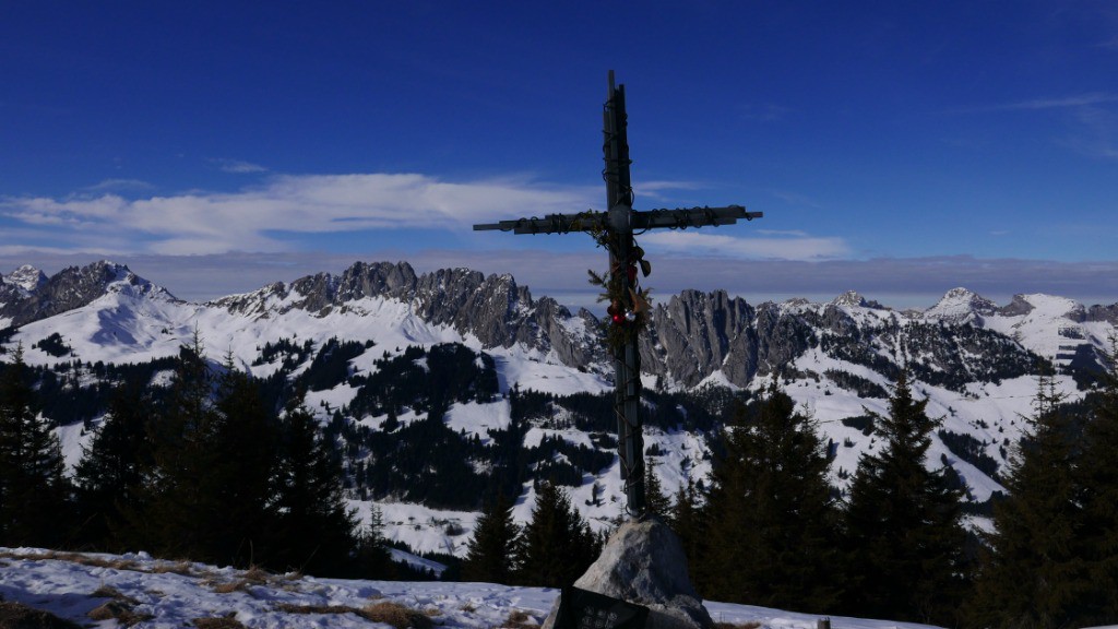 La croix devant les Gastlosen