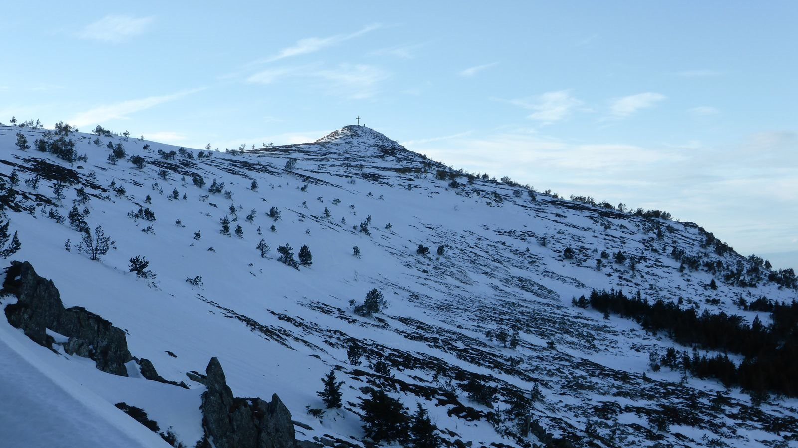 #9 Coup d Coup d'œil original vers le sommet altiligérien