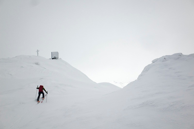 Sommet et cabane en vue