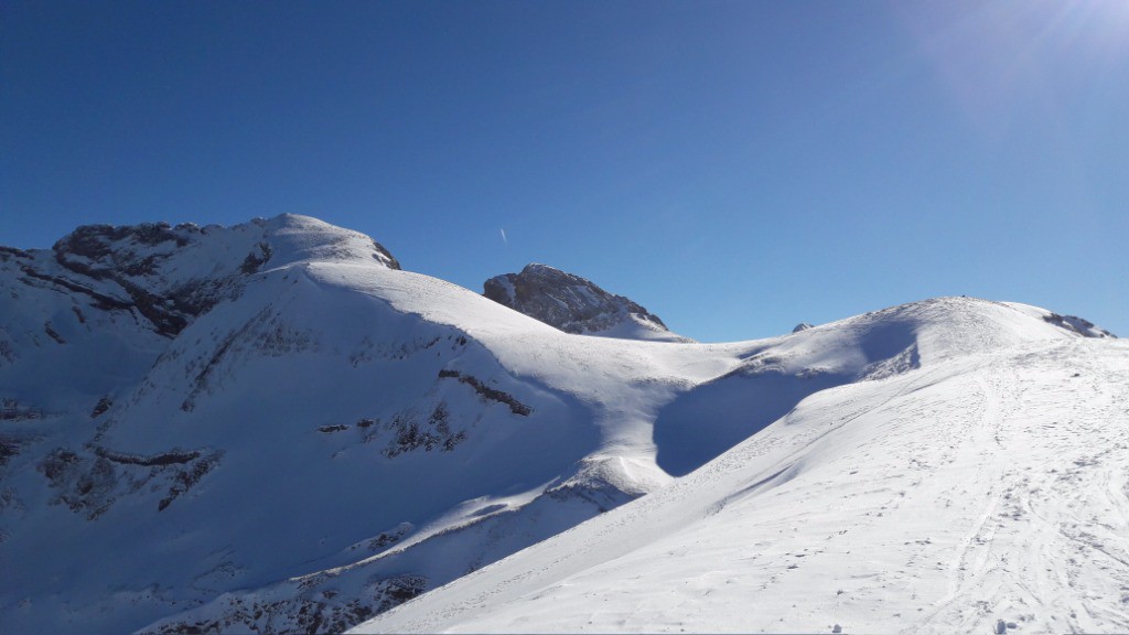 #15 Pointe des ARBENNES à gauche et tête du château à droite Pointe des ARBENNES à gauche et tête du château à droite