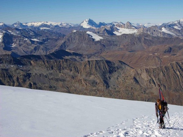 Montée à crampons : Sancy souhaite porter ses skis le plus haut possible... çà fait la forme de début de saison