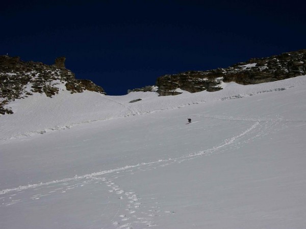 Chauffe les carres : Premiers virages 2007/2008 pour Sancy... après 3 mois "sans ski". Cà nous change de Gilbert Montagné à Port Barcarés... (quoique Gilbert, il assure...)