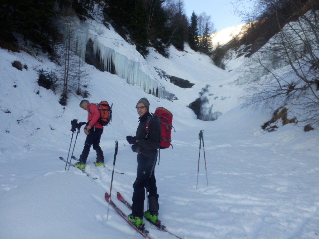 départ dans un vallon bien austère
