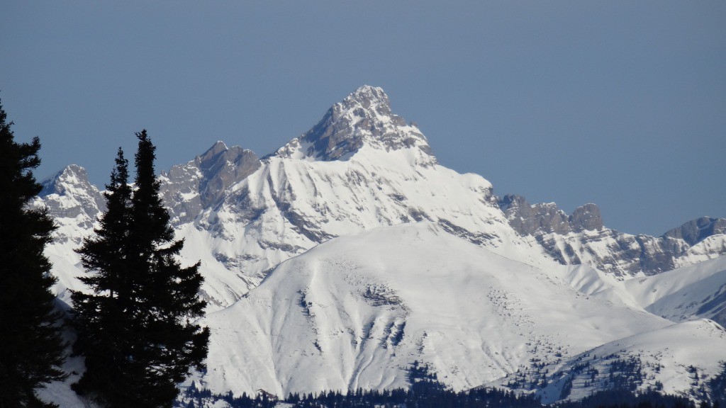 les Aravis encore sous le soleil