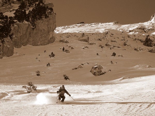 #5 Combe nord des Lances : Mariette se fait plaisir dans une neige agréable à skier Combe nord des Lances : Mariette se fait plaisir dans une neige agréable à skier
