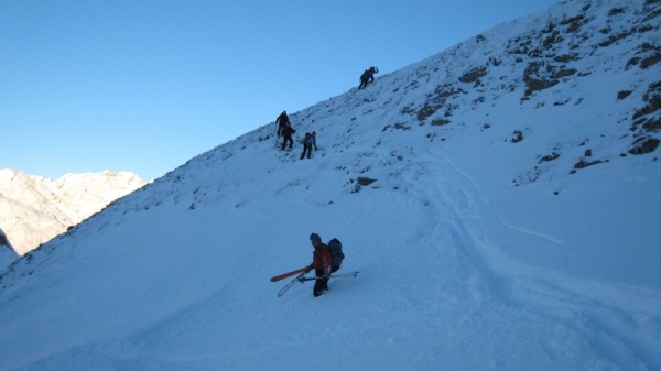 #3 Plan Loose : Faites vos jeux: dry skiing ou à pieds dans la neige jusqu Plan Loose : Faites vos jeux: dry skiing ou à pieds dans la neige jusqu'aux cuisses? Le premier arrivé au refuge allume les bougies!