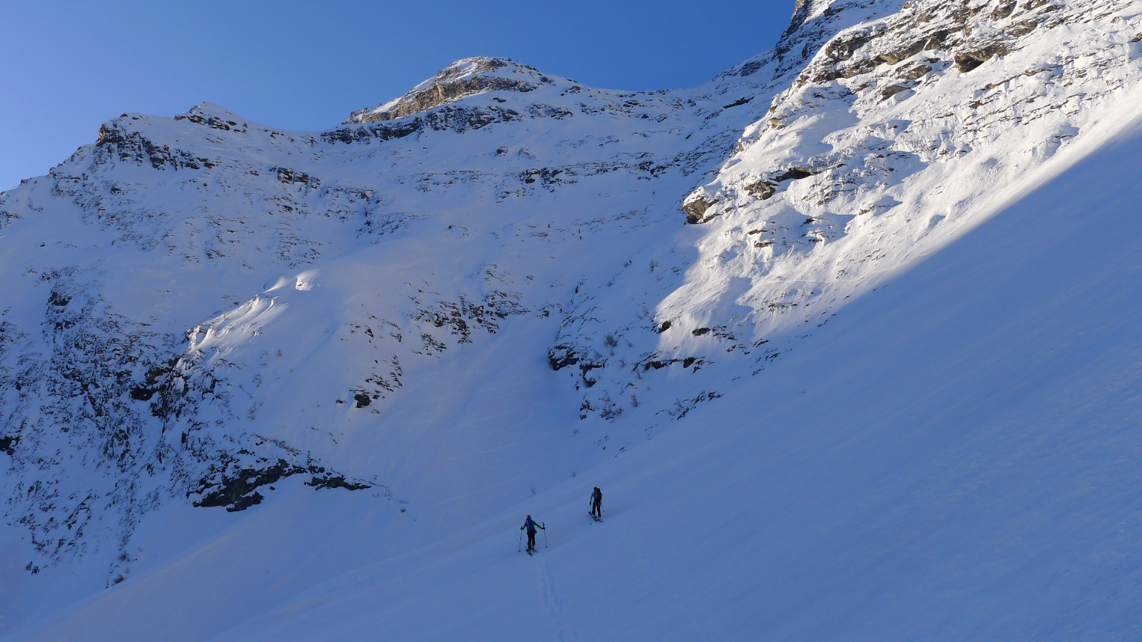 #10 Du monde dans les étroitures Du monde dans les étroitures