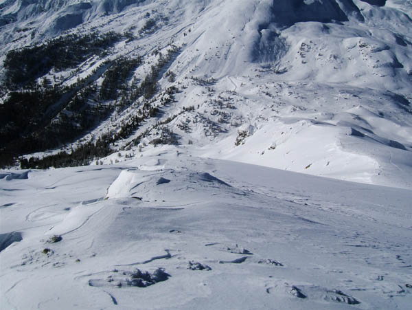 #4 Gipière : A gauche la combe de montée et tout au fond le col routier. Gipière : A gauche la combe de montée et tout au fond le col routier.