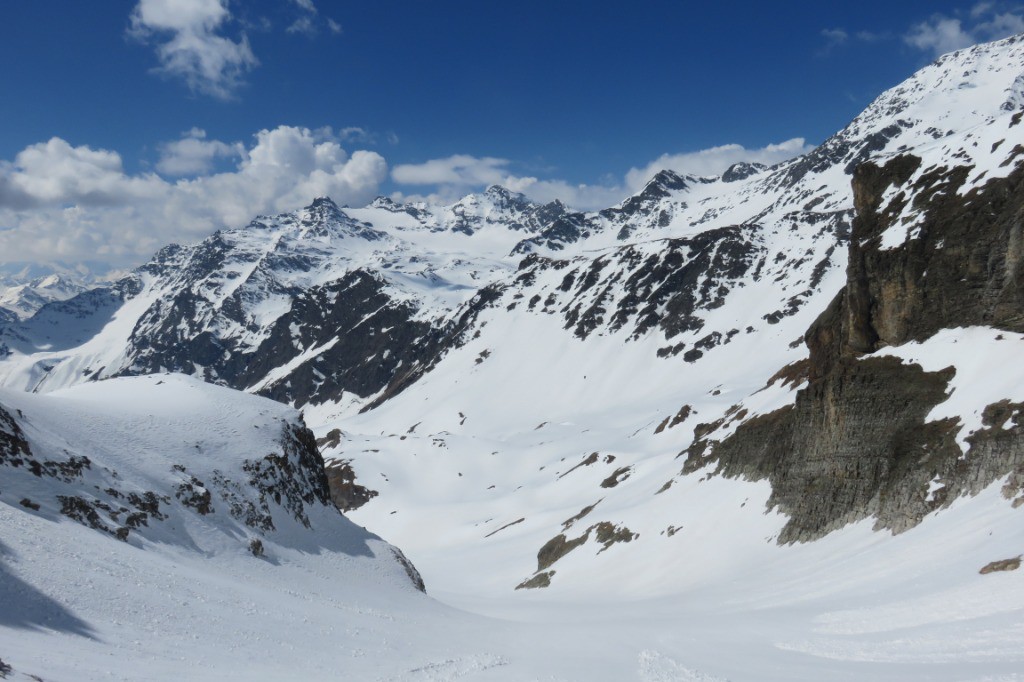 Pointe rénod à gauche et glacier de Chavière