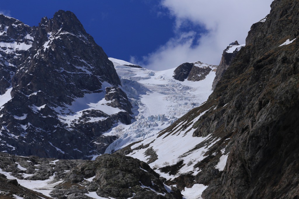 Glacier de l'Homme permettant l'accès au refuge de l'Aigle