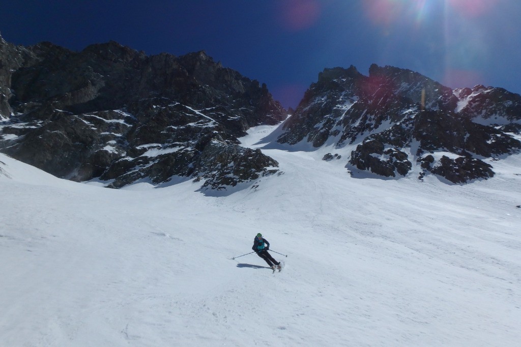 Moquette dans la fin du couloir (rive droite) et dans le cône