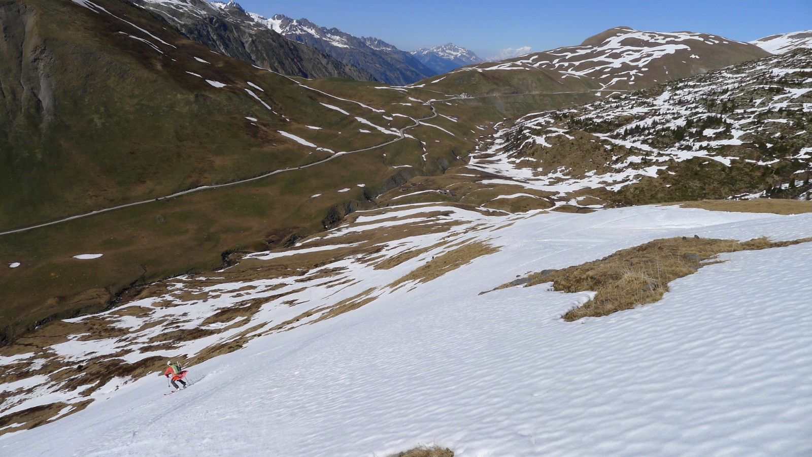 P1p1 fonce sur la voiture face à Glandon/Croix de fer