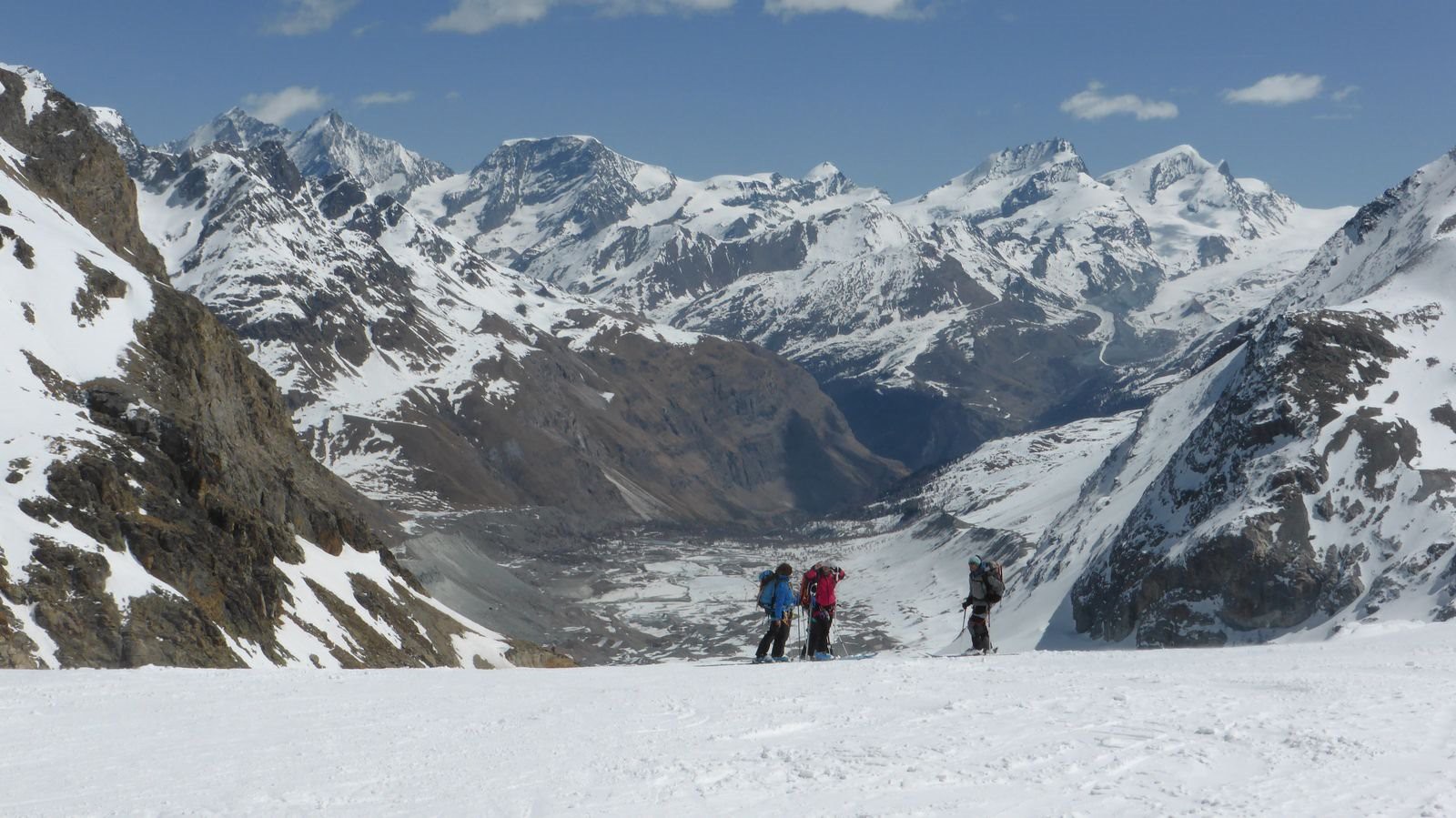 #65 Dans le trou au loin, Zermatt Dans le trou au loin, Zermatt