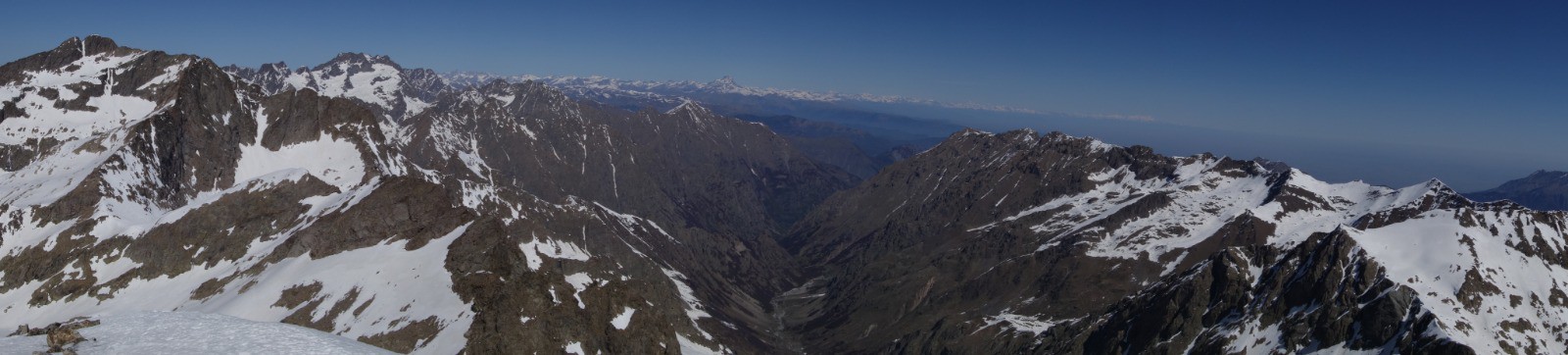 Panorama vers le Nord depuis le sommet du Mont Clapier