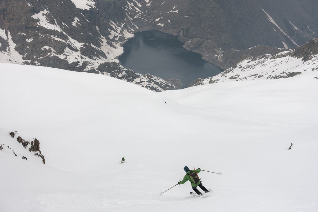 #8 Descente sur la Serra dei Piastroni, avec le Basin du Chiotas en fond Descente sur la Serra dei Piastroni, avec le Basin du Chiotas en fond