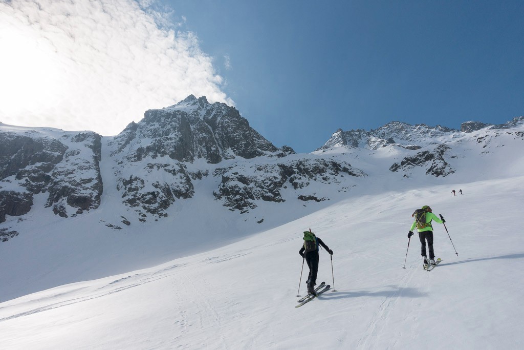 #2 A gauche le couloir de descente A gauche le couloir de descente
