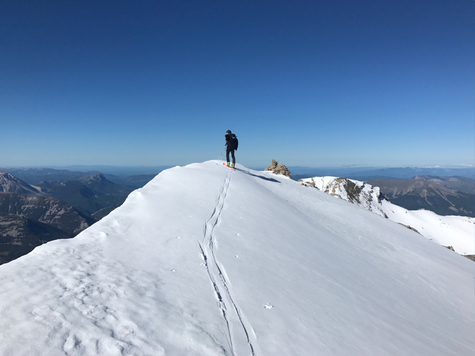 #10 On arrive au sommet de la montagne dignoise sacrée! On arrive au sommet de la montagne dignoise sacrée!