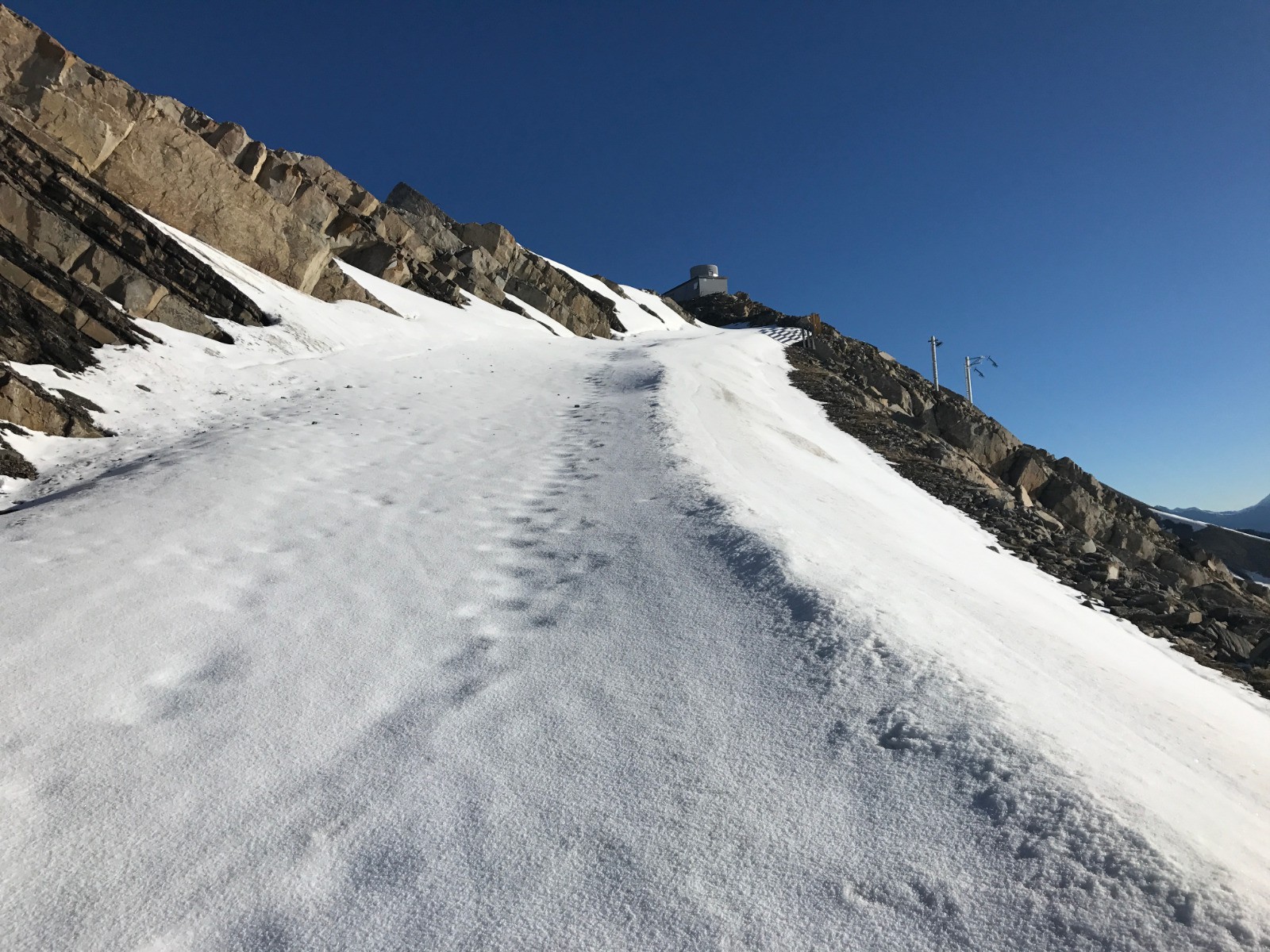 #4 L L'observ en vue