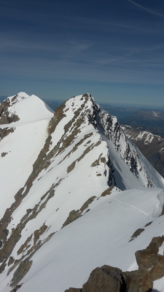 #12 L L'arête entre les points 3673 et 3672