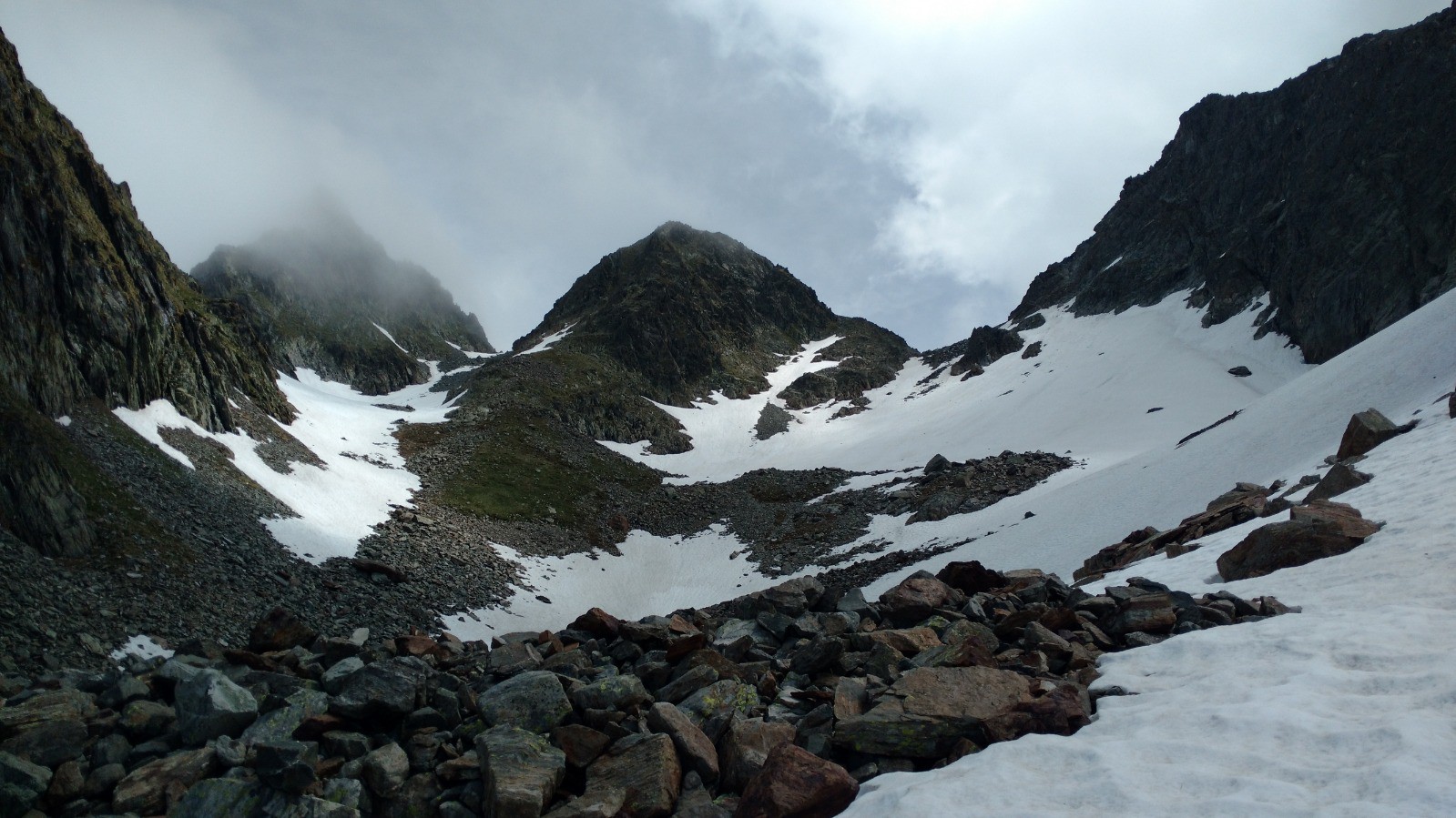 Combe du Gleyzin, un petit déchaussage pour y accéder