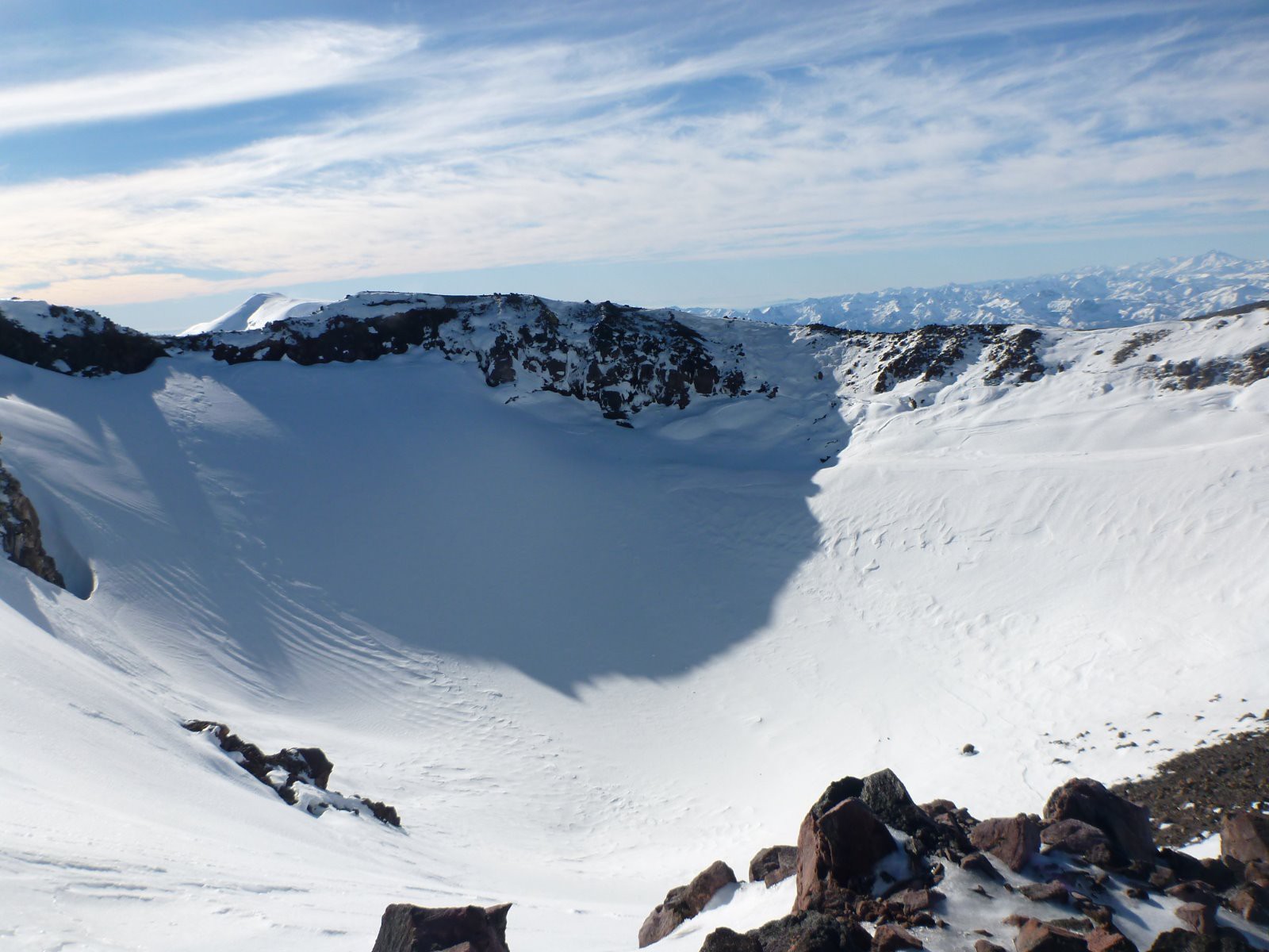 Ancien cratère sommital neigeux en 2013