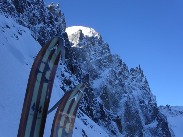 #1 Col des Ecrins : Trop de neige fraiche, nous craignons une purge à la descente. Photo du sommet que nous n Col des Ecrins : Trop de neige fraiche, nous craignons une purge à la descente. Photo du sommet que nous n'atteindrons pas cette fois ci :-(
