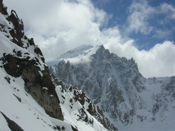 #3 Breche de la Somme : La vue à partir de la brèche sur la barre des Ecrins est splendide n Breche de la Somme : La vue à partir de la brèche sur la barre des Ecrins est splendide n'est-ce pas ?