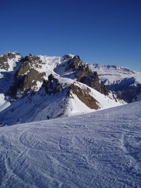 #3 Les Vans depuis la Croix : L Les Vans depuis la Croix : L'itinéraire chemine dans les combes