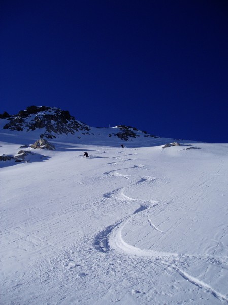 #3 Virages en poudreuse : Descente vers le lac de la belle Etoile en trés bonne neige Virages en poudreuse : Descente vers le lac de la belle Etoile en trés bonne neige