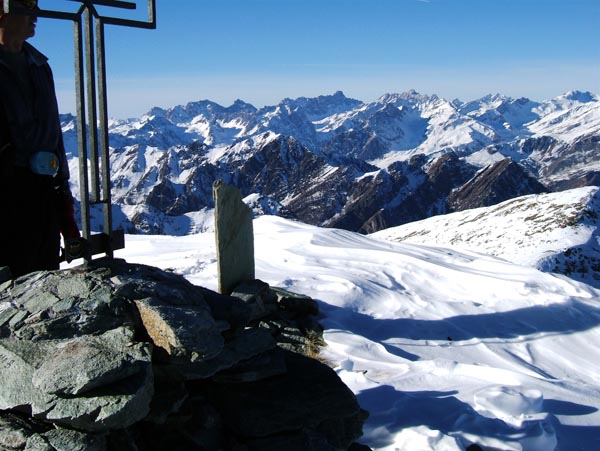 #6 Tempesta : Le Sommet et le Brec de Chambeyron au centre et l Tempesta : Le Sommet et le Brec de Chambeyron au centre et l'Aiguille à sa droite.