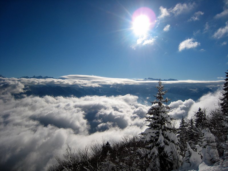 Belledonne se decouvre : sous le soleil, le Grand Pic pointe son pic