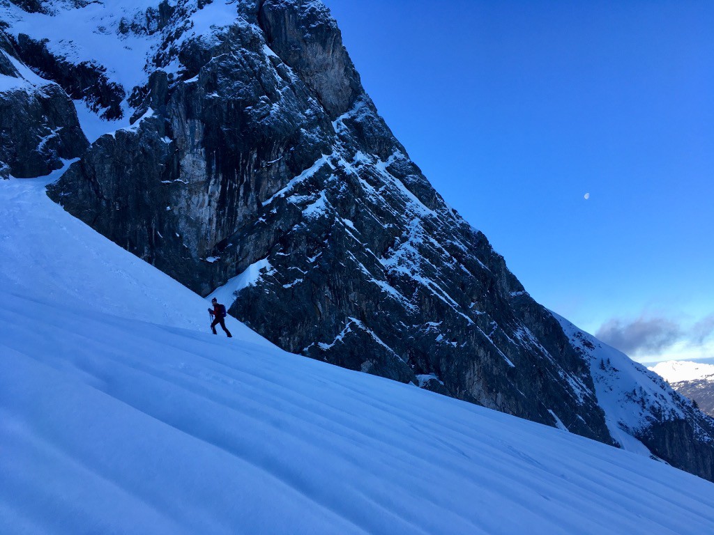 Montée sous la lune