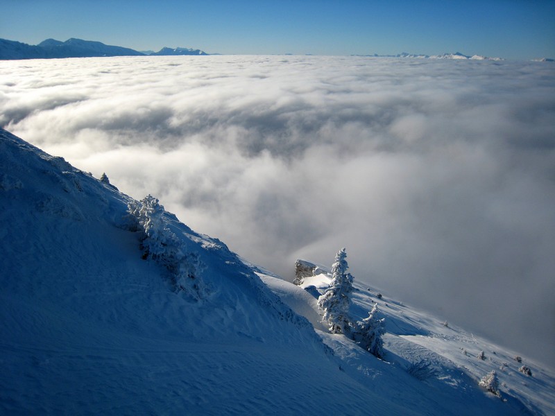 #2 Dent de Crolles : le soleil vient lecher les flancs du ravin de la Gorgette Dent de Crolles : le soleil vient lecher les flancs du ravin de la Gorgette