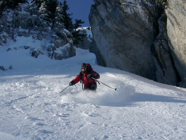 Bonne poudre : Moms fait parler la poudre en bas du couloir E des Lances de Malissard.