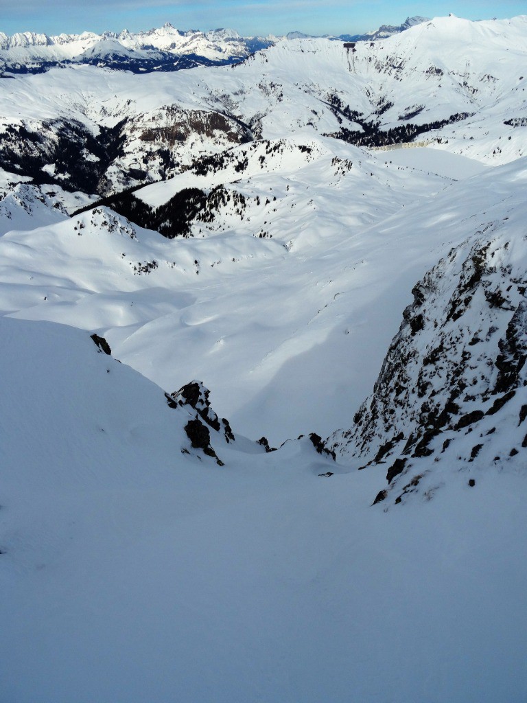 #16 couloir n°4: en NW des Enclaves couloir n°4: en NW des Enclaves