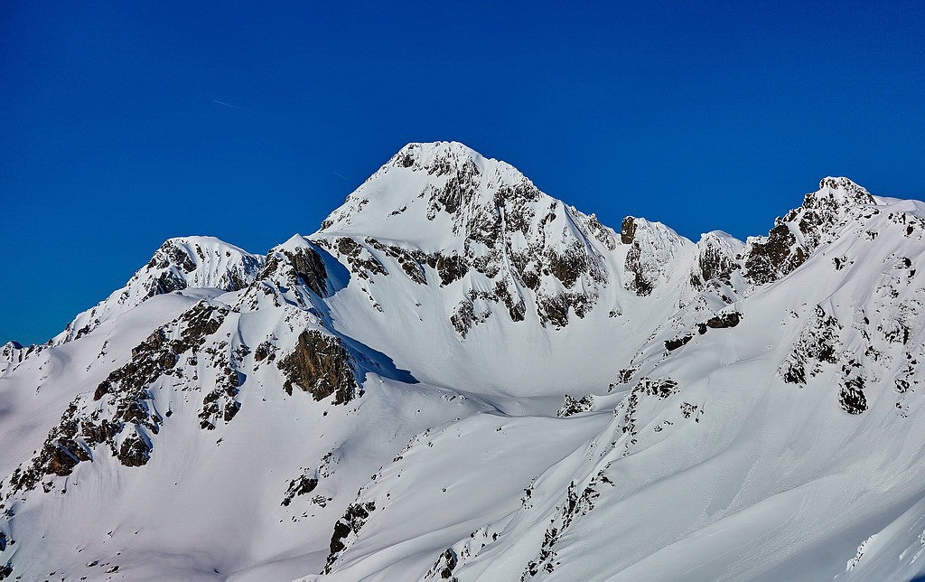 #33 La Face Sud du Bec d La Face Sud du Bec d'Arguille, fraîchement skiée...