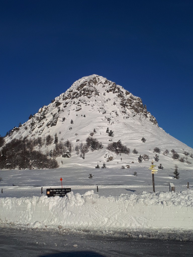 Mont Gerbier de  Jonc repéré au passage..face est pas trop skiable.. ..