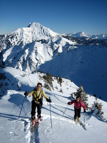 #6 Sur l Sur l'arête : Nicole et J-F sur l'arête en-dessus de lac de Tavaneuse.