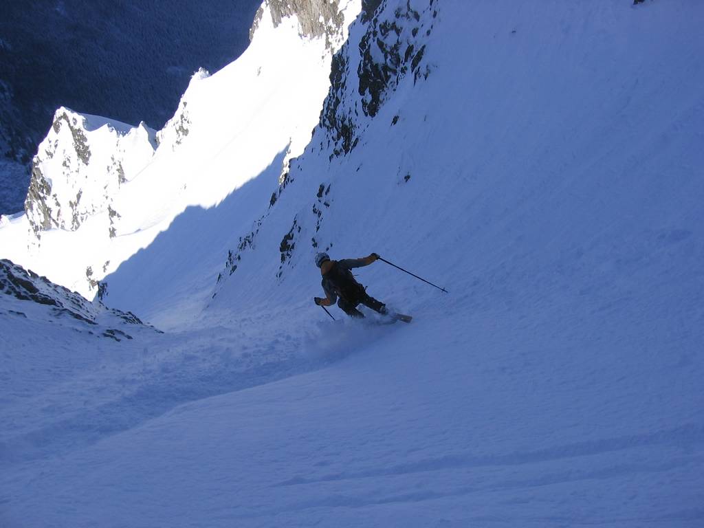 #11 Grandes Lanches, couloir SW : Avec des skis de Fwee Wide, c Grandes Lanches, couloir SW : Avec des skis de Fwee Wide, c'est facile...