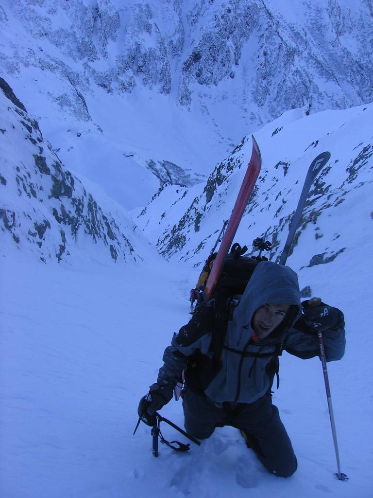 #6 Grandes Lanches, couloir SW : Le refuge s Grandes Lanches, couloir SW : Le refuge s'éloigne...