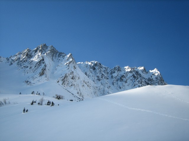 #2 Rocher des vallorins : Vue d Rocher des vallorins : Vue d'ensemble de la face N des Vallorins