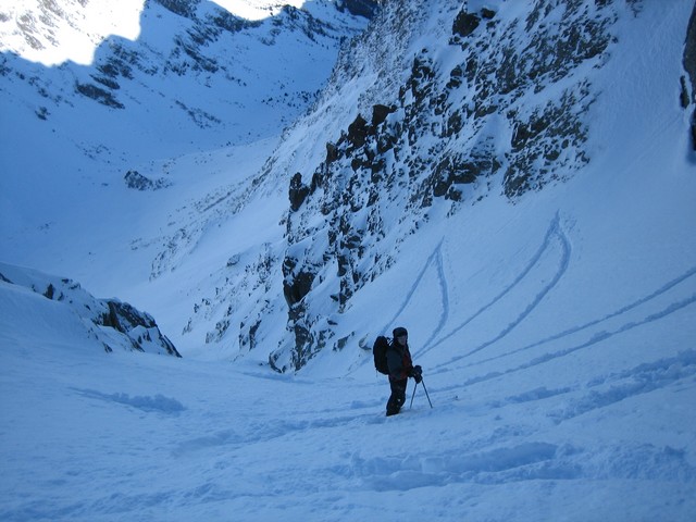 #5 Haut du Natey : La partie supérieure du couloir : raide et en grosse poudre. Un régal ! Haut du Natey : La partie supérieure du couloir : raide et en grosse poudre. Un régal !